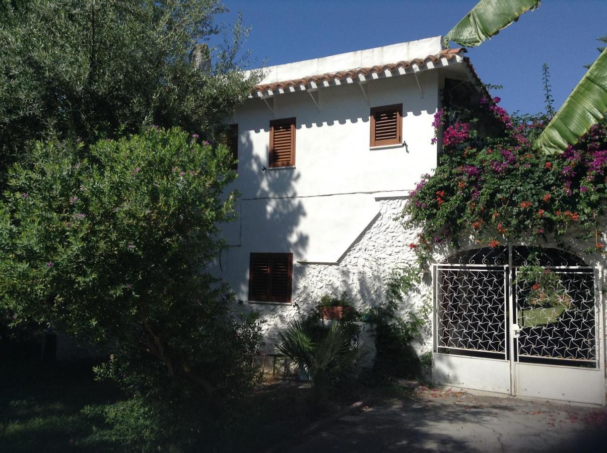 Deliziosa Villa 150 metri dal mare Quartu SantʼElena Esterno foto